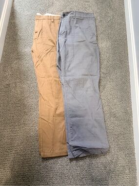 Old Navy Men's Chinos in Tan and Gray - Straight Leg